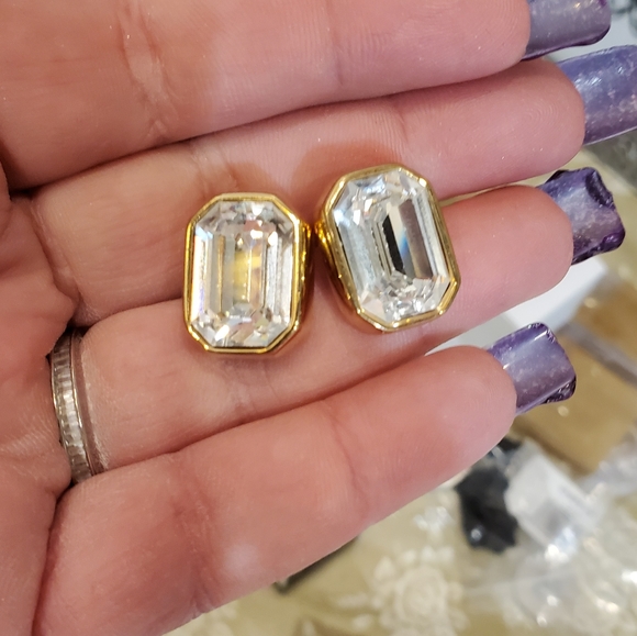 GENUINE SIGNED SWAROVSKY 🦢 PIERCED EARRINGS gold ✨️ - Picture 2 of 9